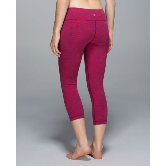 LULULEMON Wunder Under Crop  Jacquard Flaming Tomato Bumble Berry  size 2 NWT - Picture 3 of 14